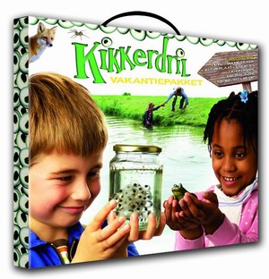 Georgina Verbaan deelt Kikkerdril DVD-pakketten uit in Emma Kinderziekenhuis AMC